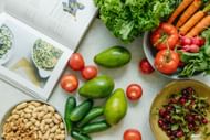 Eating a balanced meal is the key to effective weight loss. (Image via Pexels / Yaroslav Shuraev)